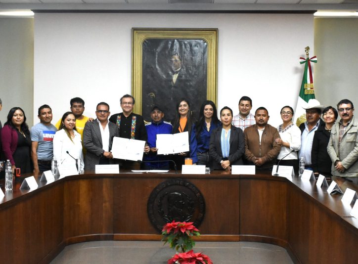 04.12.2025 Firma de Convenio comisión de gobernación (48)