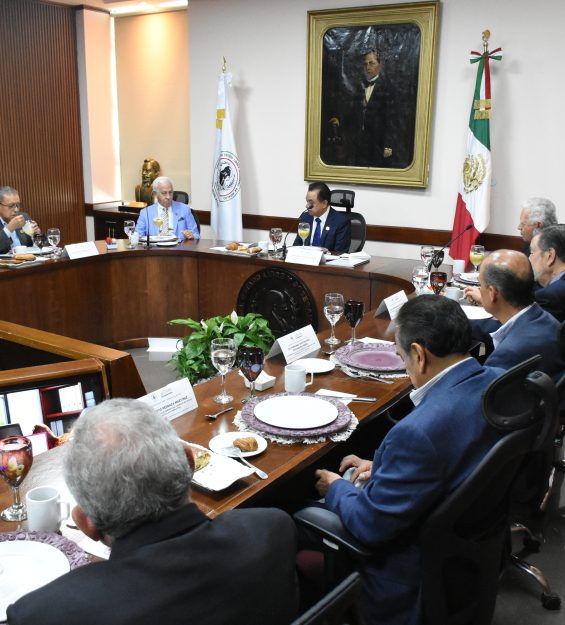 19.02.2026 Reunión con ex presidentes Junta de Gobierno (36)