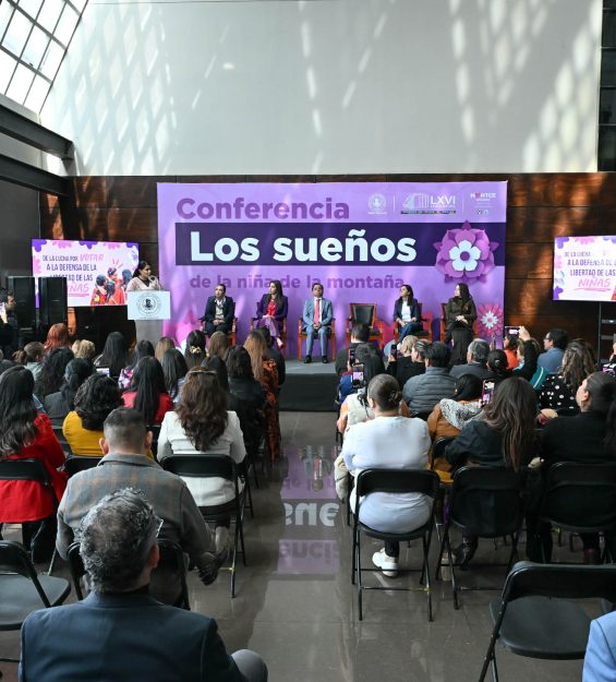 25.02.2026 Conferencia Los sueños de la niña de la montaña (42)