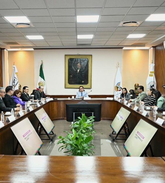26.10.2026 Firma Convenio CENHIES Congreso (31)